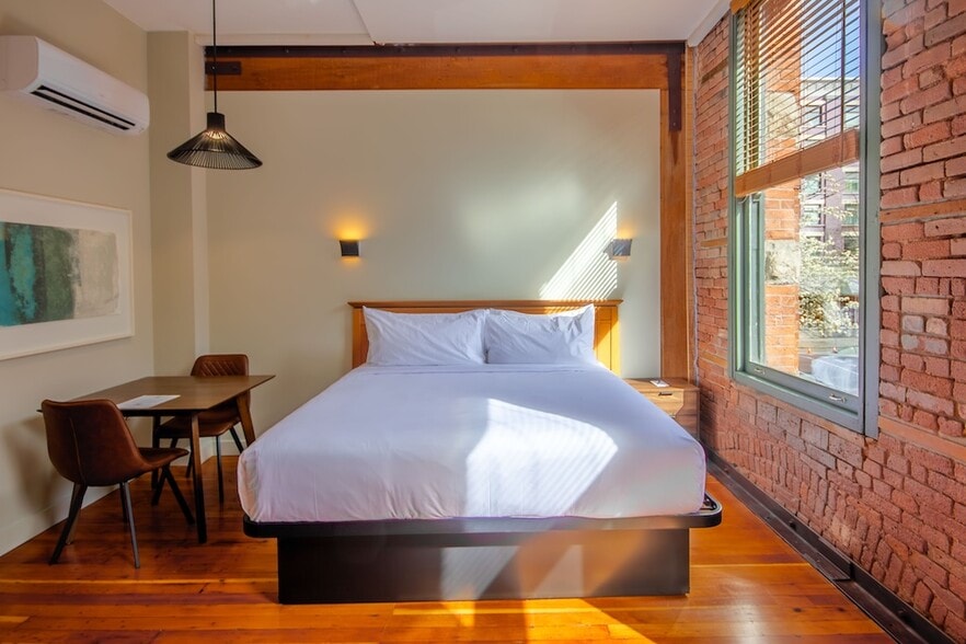 More Photos Of 211 Columbia St, Vancouver Hotel For Sale