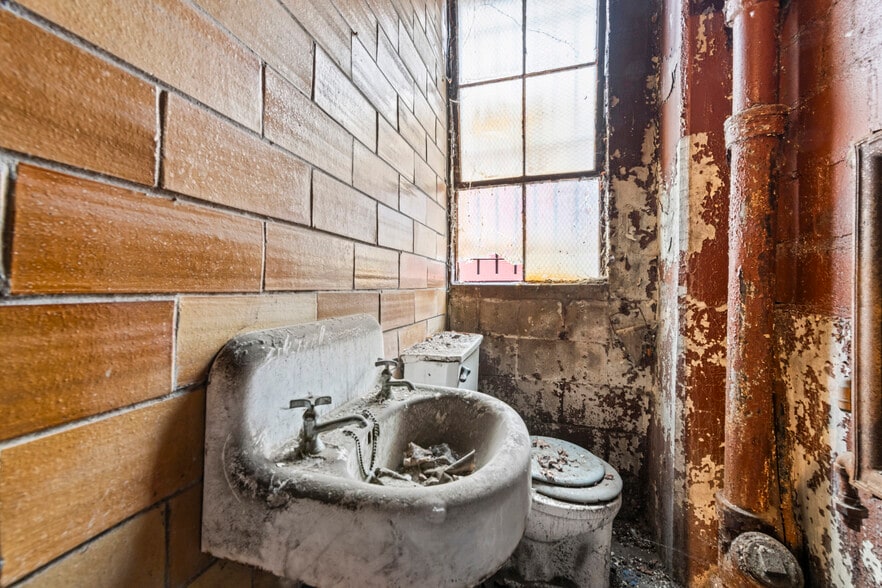 More Photos Of 3454 Mack Ave, Detroit Service For Sale