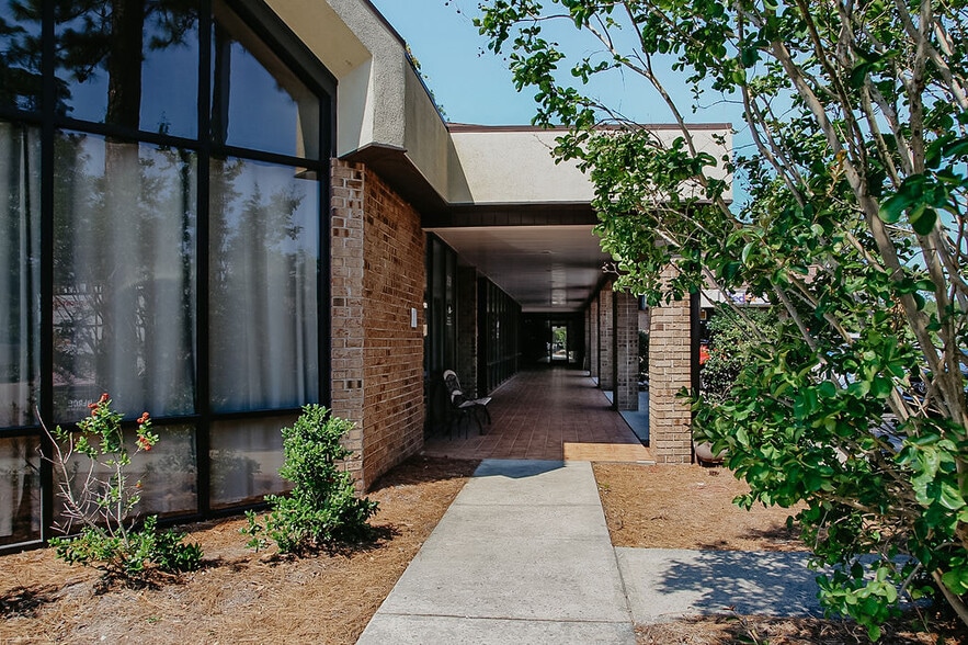 More Photos Of 206-216 Commerce Ave, Southern Pines Unknown For Lease