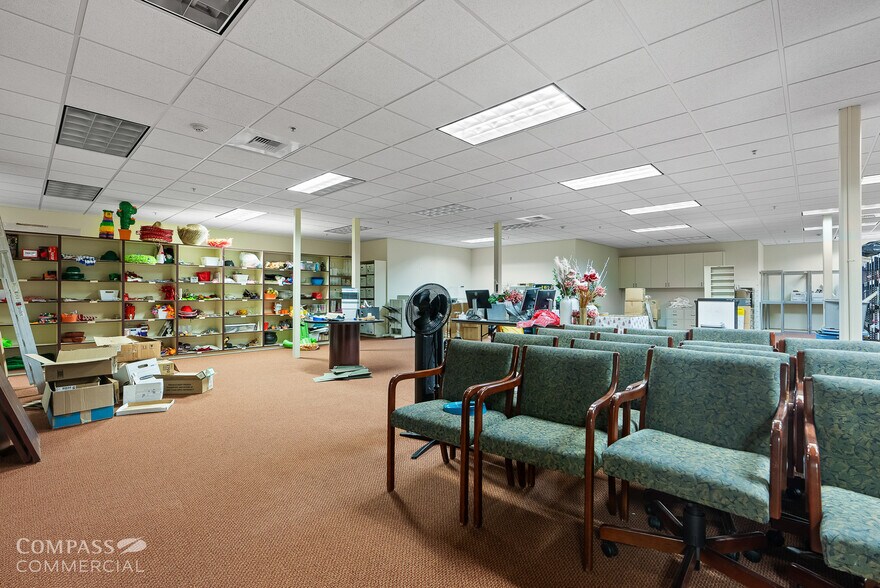 More Photos Of 735 SW 6th St, Redmond Office For Lease