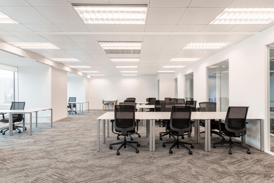 Primary Photo Of 323 Sunny Isles Blvd, Sunny Isles Beach Coworking Space