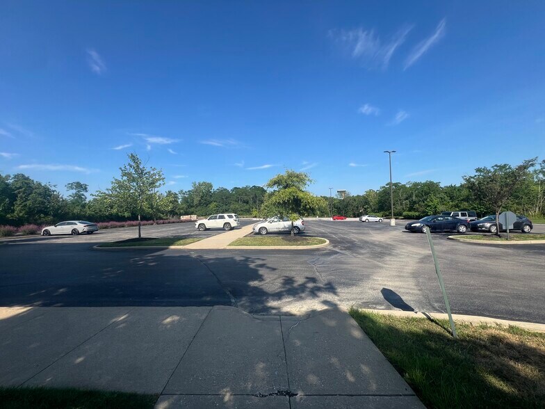 More Photos Of 2670 Chancellor Dr, Crestview Hills Office For Lease