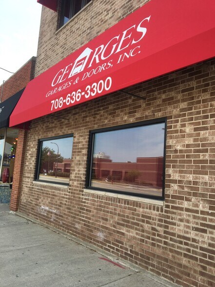 More Photos Of 4921 W 95th St, Oak Lawn Storefront Retail Residential For Sale