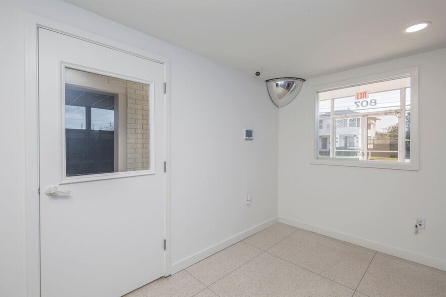 More Photos Of 807 Hudson Ln, Monroe Office For Sale