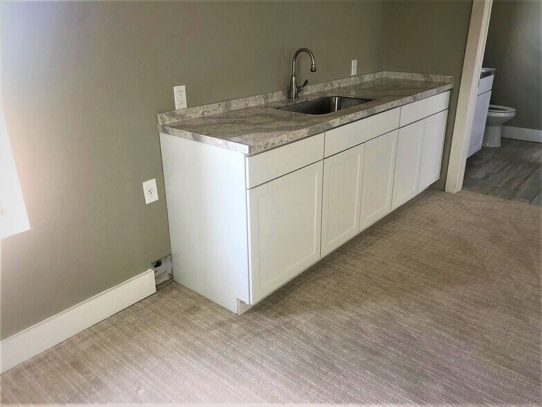 More Photos Of 12475 Trail Driver St, Austin Office For Lease