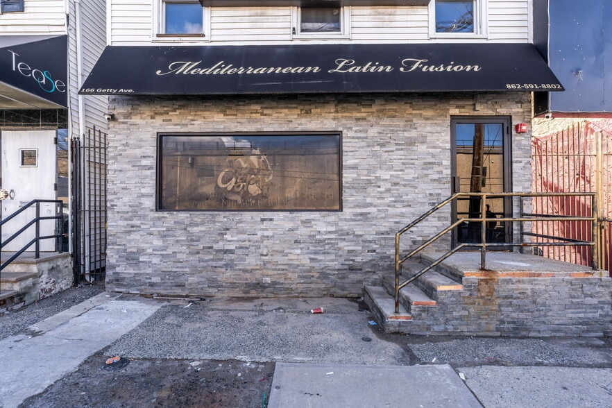 Primary Photo Of 166 Getty Ave, Paterson Restaurant For Lease