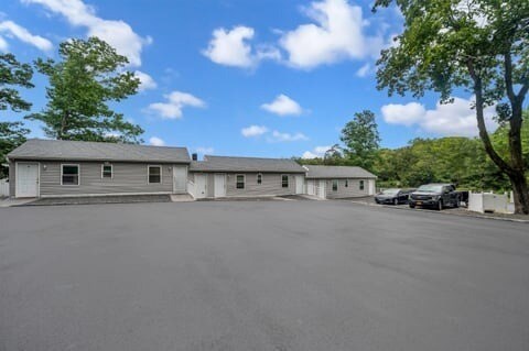 More Photos Of 440 Middle Country Rd, Middle Island Apartments For Sale