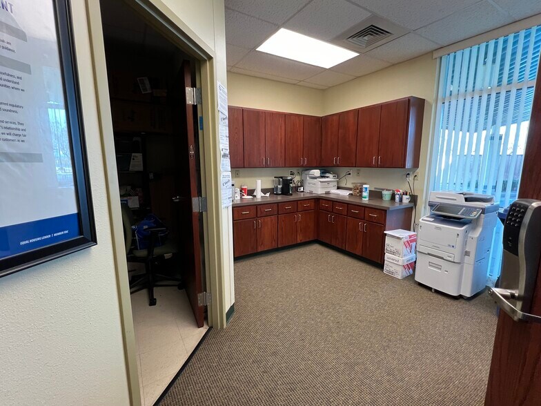 More Photos Of 4656 N Loop 289, Lubbock Bank For Sale