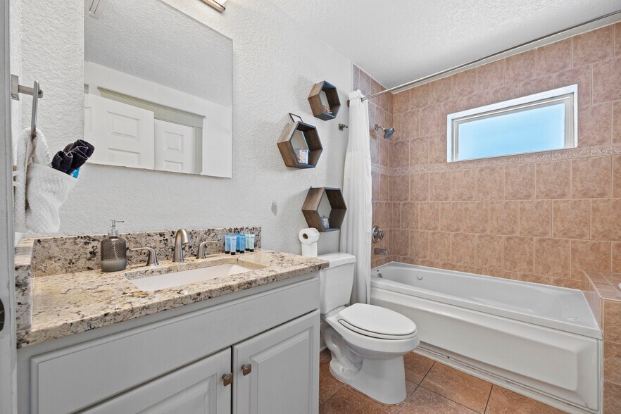 More Photos Of 92 Washington St, Saint Augustine Specialty For Sale