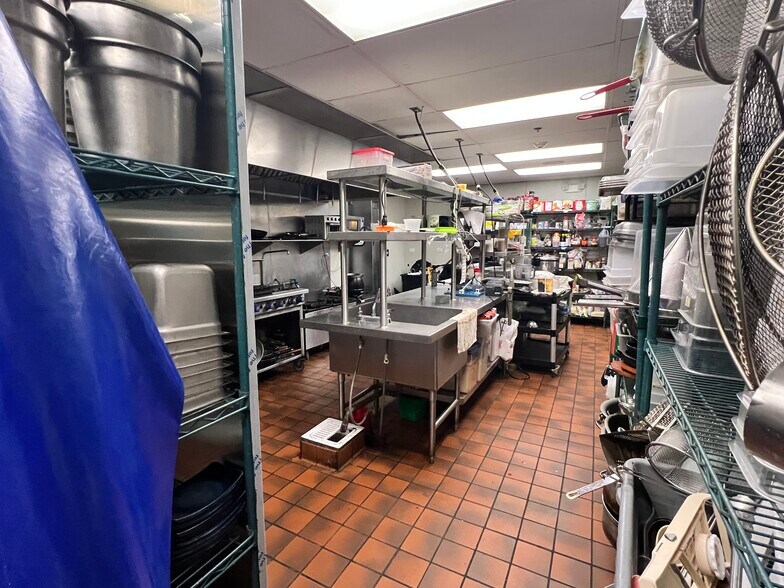 More Photos Of 25-45 N Raymond Ave, Pasadena Apartments For Lease