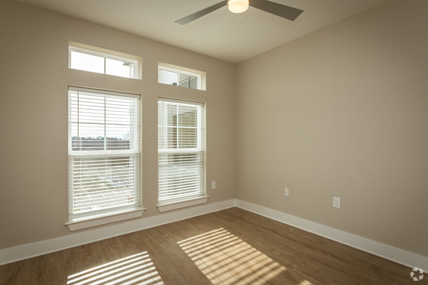 More Photos Of 222 S Main St, Mooresville Apartments For Sale