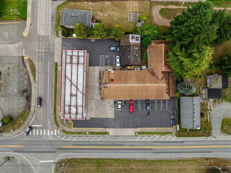 More Photos Of 32632 3rd Ave, Black Diamond Service Station For Sale