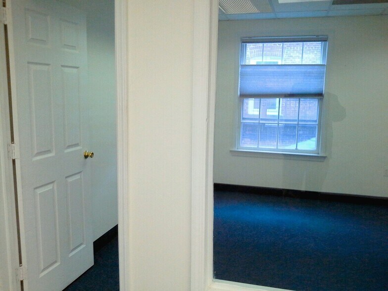 More Photos Of 18 Bank St, Summit Office For Sale