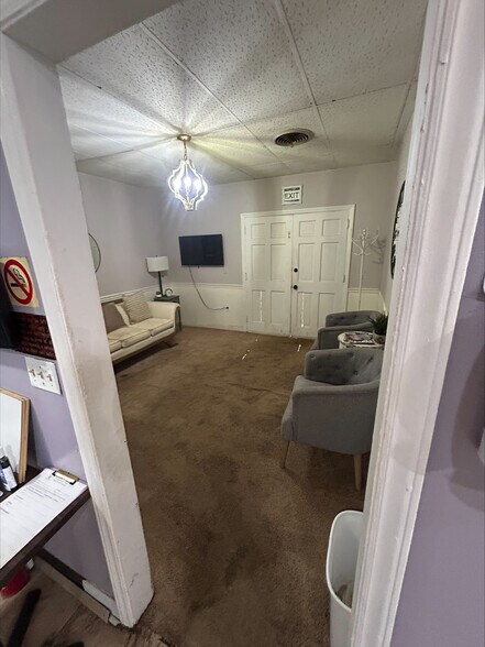 More Photos Of 1549 SC-72-221, Greenwood General Retail For Sale