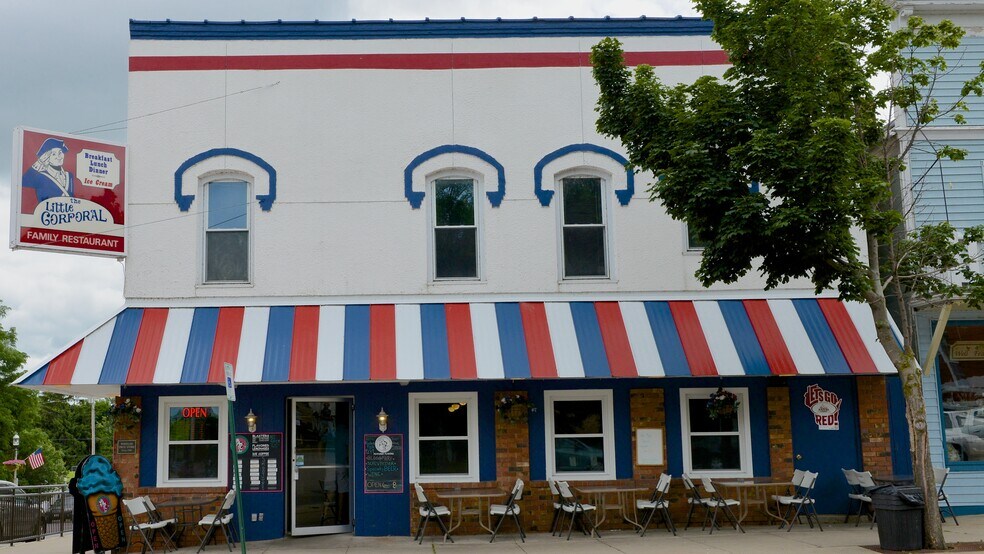 Primary Photo Of 499 Hill St, Green Lake Restaurant For Sale