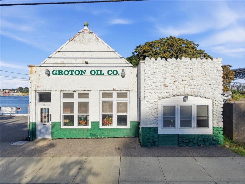 Primary Photo Of 53 Thames St, Groton Marina For Sale
