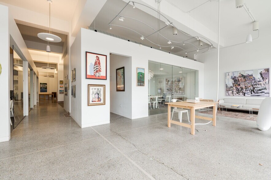 More Photos Of 811 N Broadway Ave, Oklahoma City Office For Lease
