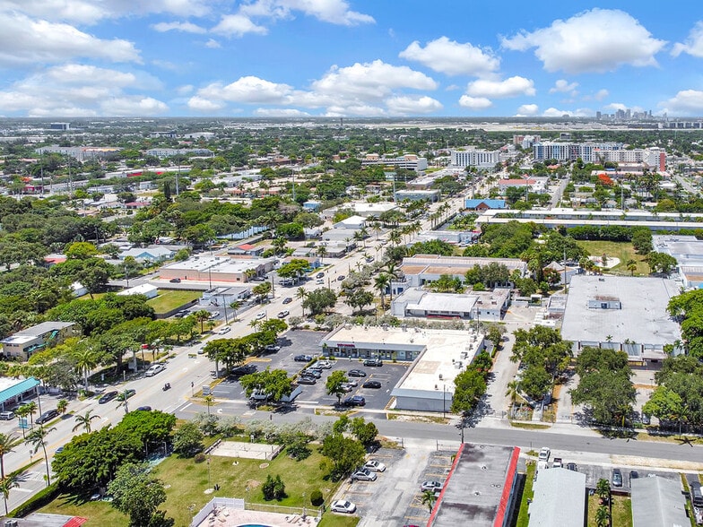 More Photos Of 265 S Federal Hwy, Dania Beach Storefront For Lease