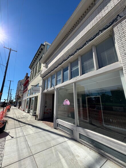 More Photos Of 117-121 N State St, Jackson Loft Creative Space For Lease