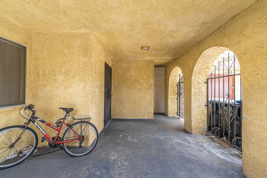 More Photos Of 1745 S Harvard Blvd, Los Angeles Apartments For Sale