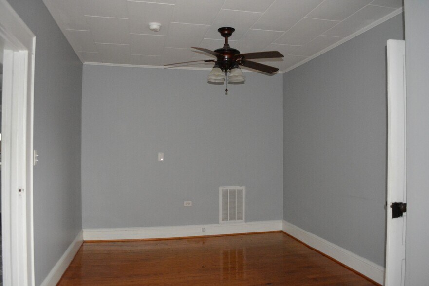 More Photos Of 579 West St, Pittsboro Office For Lease
