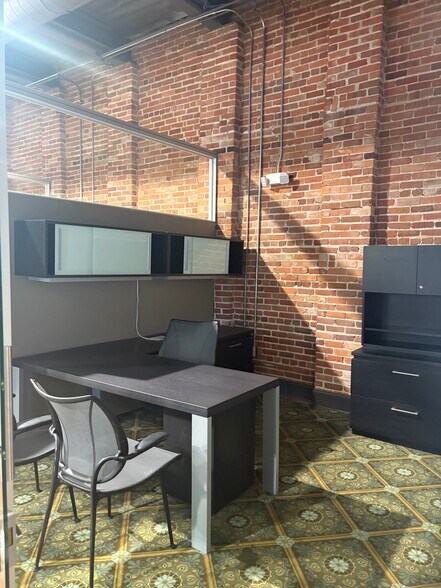More Photos Of 107 S Franklin St, Tampa Freestanding For Lease