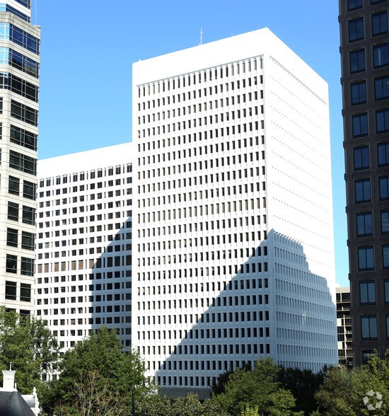 More Photos Of 1175 Peachtree St NE, Atlanta Office For Lease