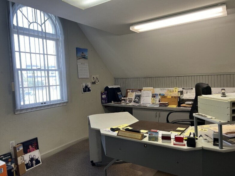 More Photos Of 964 Sunrise Hwy, West Babylon Office For Sale