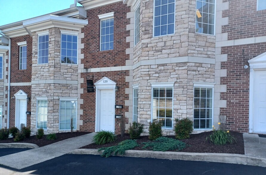 More Photos Of 311 S Royal Oaks Blvd, Franklin Medical For Sale