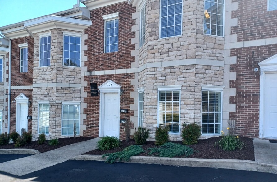 More Photos Of 311 S Royal Oaks Blvd, Franklin Medical For Sale