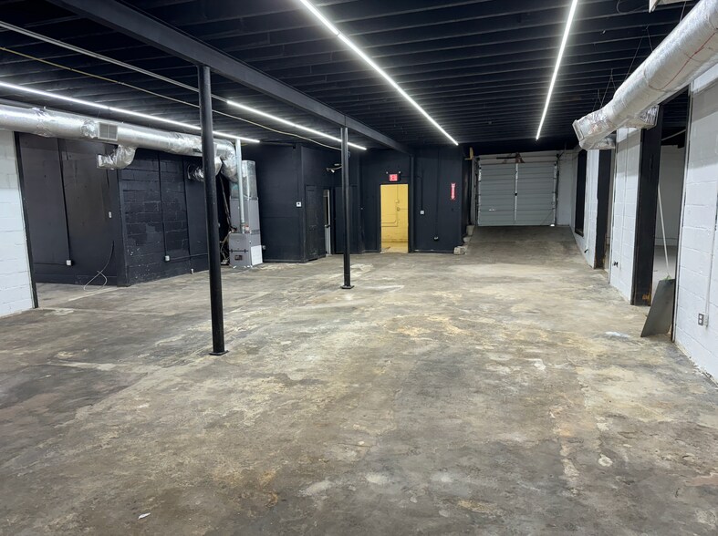More Photos Of 792 SW Windsor St, Atlanta Warehouse For Lease