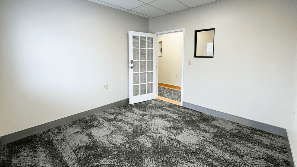 More Photos Of 210 Pomeroy Ave, Meriden Unknown For Lease