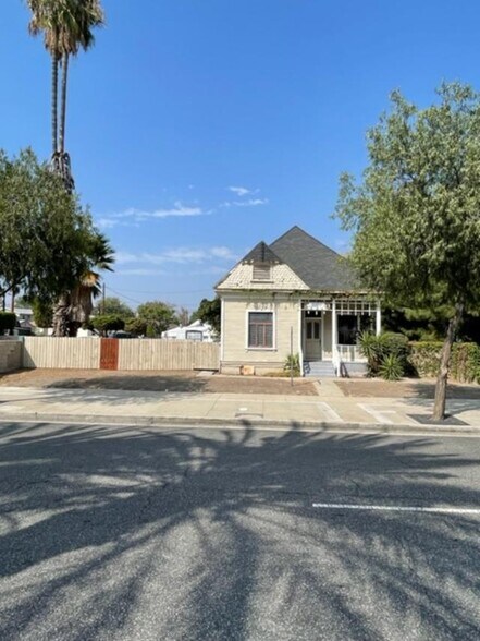 More Photos Of 1101 W Burbank Blvd, Burbank Office Residential For Lease