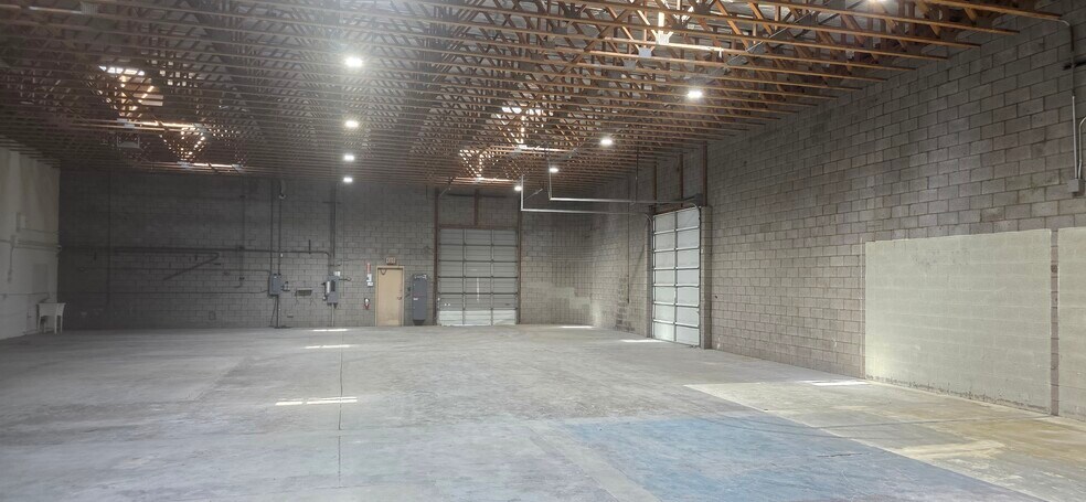 More Photos Of 6532 W Flint St, Chandler Warehouse For Lease