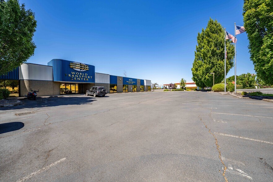 More Photos Of 2090 Commerce Dr, Medford Office For Lease