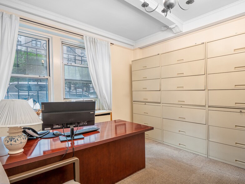 More Photos Of 925 Park Ave, New York Apartments For Sale