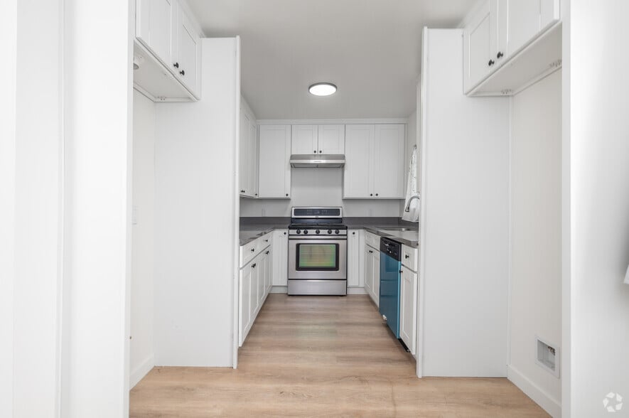 More Photos Of 1525 W 105th St, Los Angeles Apartments For Sale