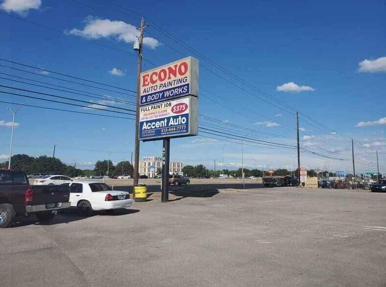 More Photos Of 4749 E Ben White Blvd, Austin Distribution For Lease