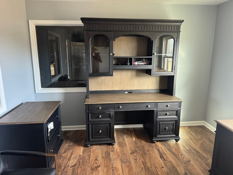 More Photos Of 2028 Travis Rd, Columbia Specialty For Sale