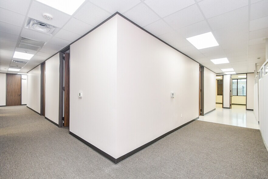 More Photos Of 15366 Park Row, Houston Office For Sale