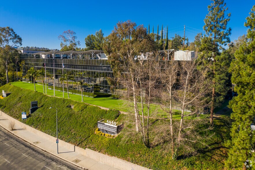 More Photos Of 5959 Topanga Canyon Blvd, Woodland Hills Office Residential For Lease