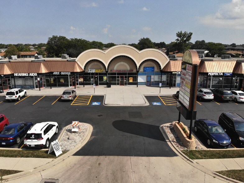 More Photos Of 6040-6080 159th St, Oak Forest General Retail For Lease