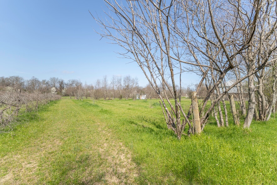 More Photos Of 2356 Alabama River Pky, Millbrook Flex For Sale