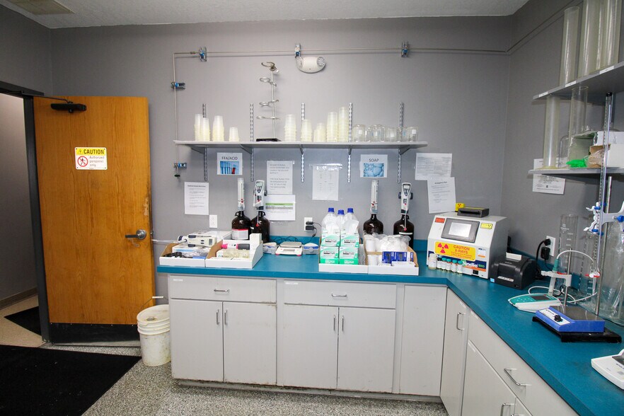 More Photos Of 5640 44th Ave S, Clinton Industrial For Sale