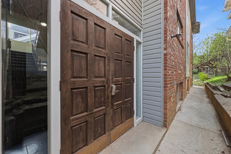 More Photos Of 2189 Baringer Ave, Louisville Apartments For Sale