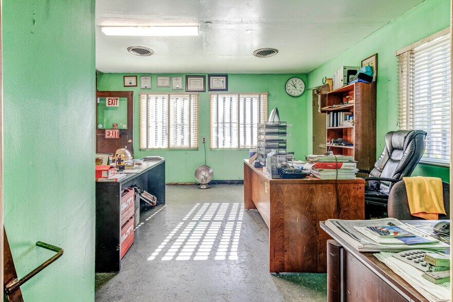 More Photos Of 5005 E Slauson Ave, Vernon Warehouse For Sale