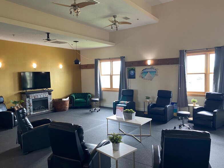 More Photos Of 350 SW Greenwich Dr, Lee's Summit Storefront Retail Office For Sale