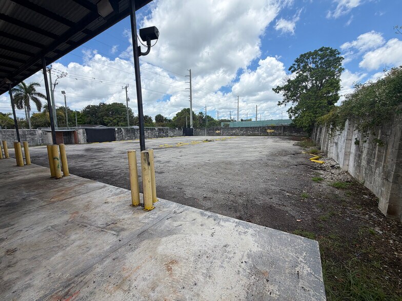 More Photos Of 1636 NE 12th Ter, Fort Lauderdale Manufacturing For Lease