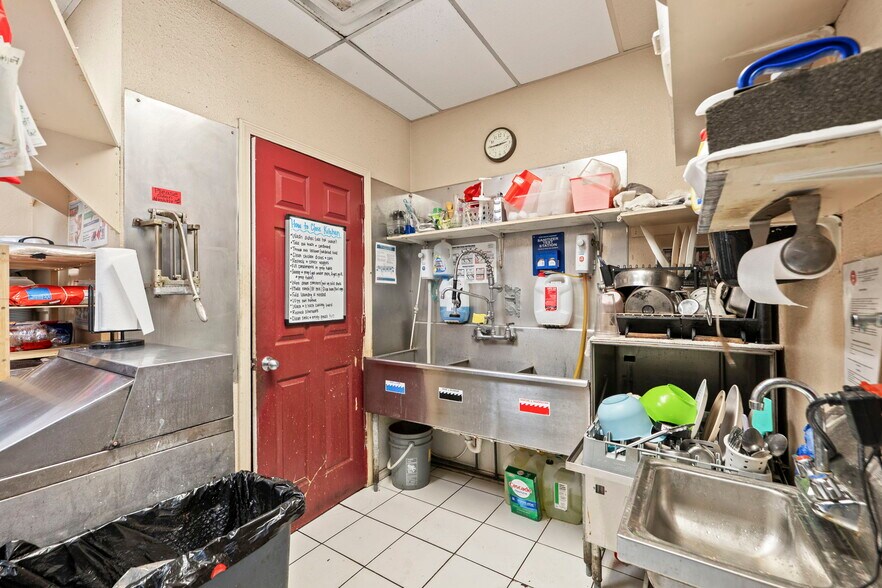 More Photos Of 5283 Arkansas 21, Huntsville General Retail For Sale
