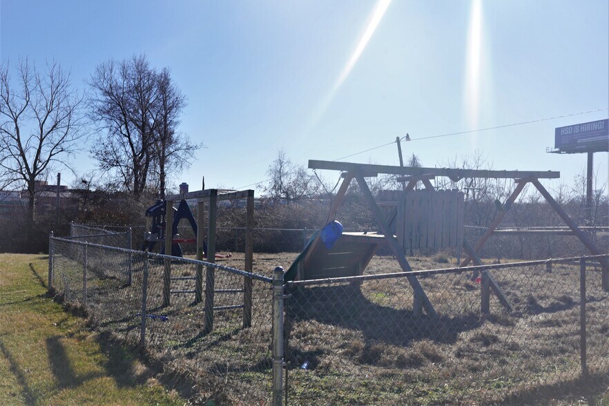 More Photos Of 206 Emerling Dr, Saint Louis Religious Facility For Sale